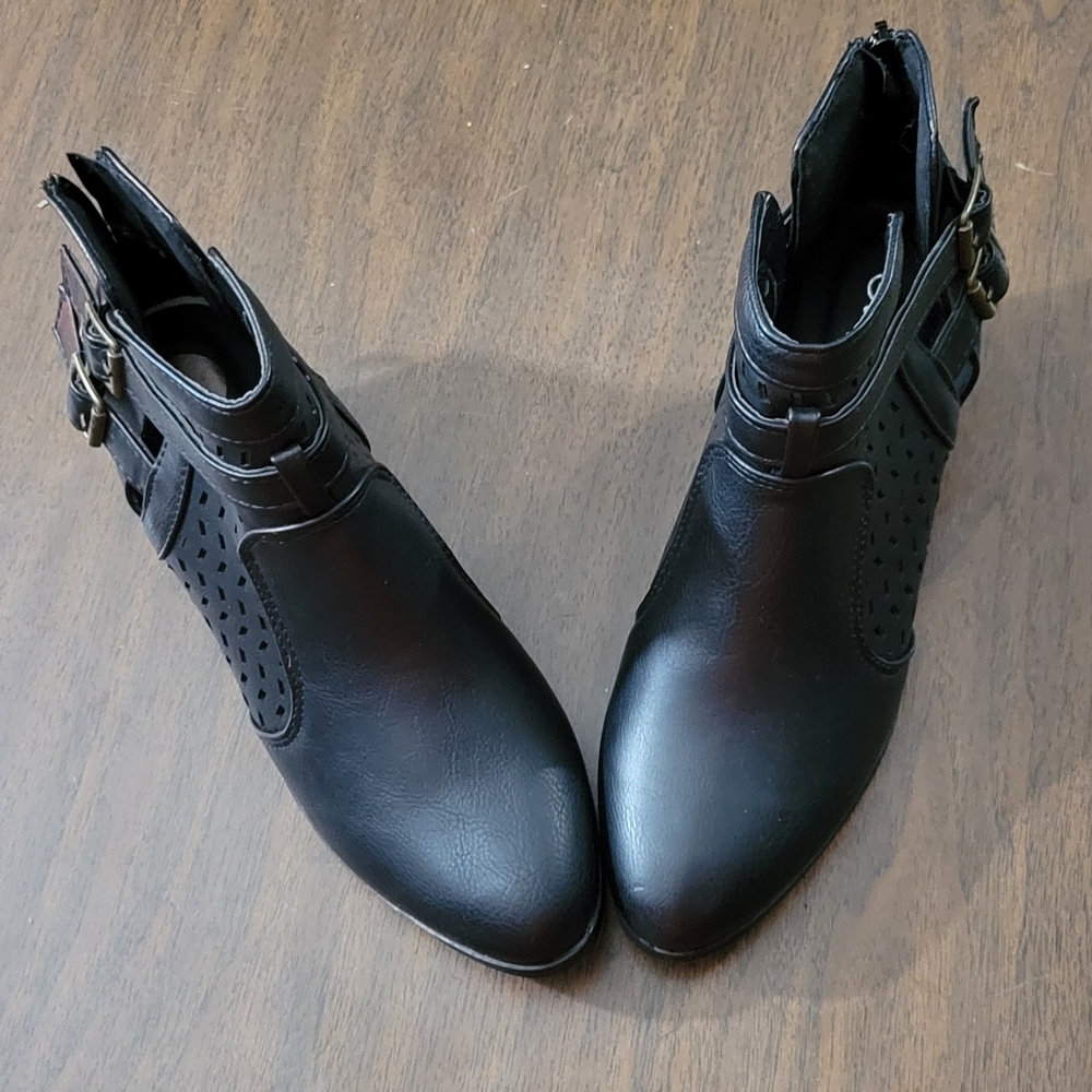 Ankle Black Strap Buckle Zipper Boots - Picture 3 of 6